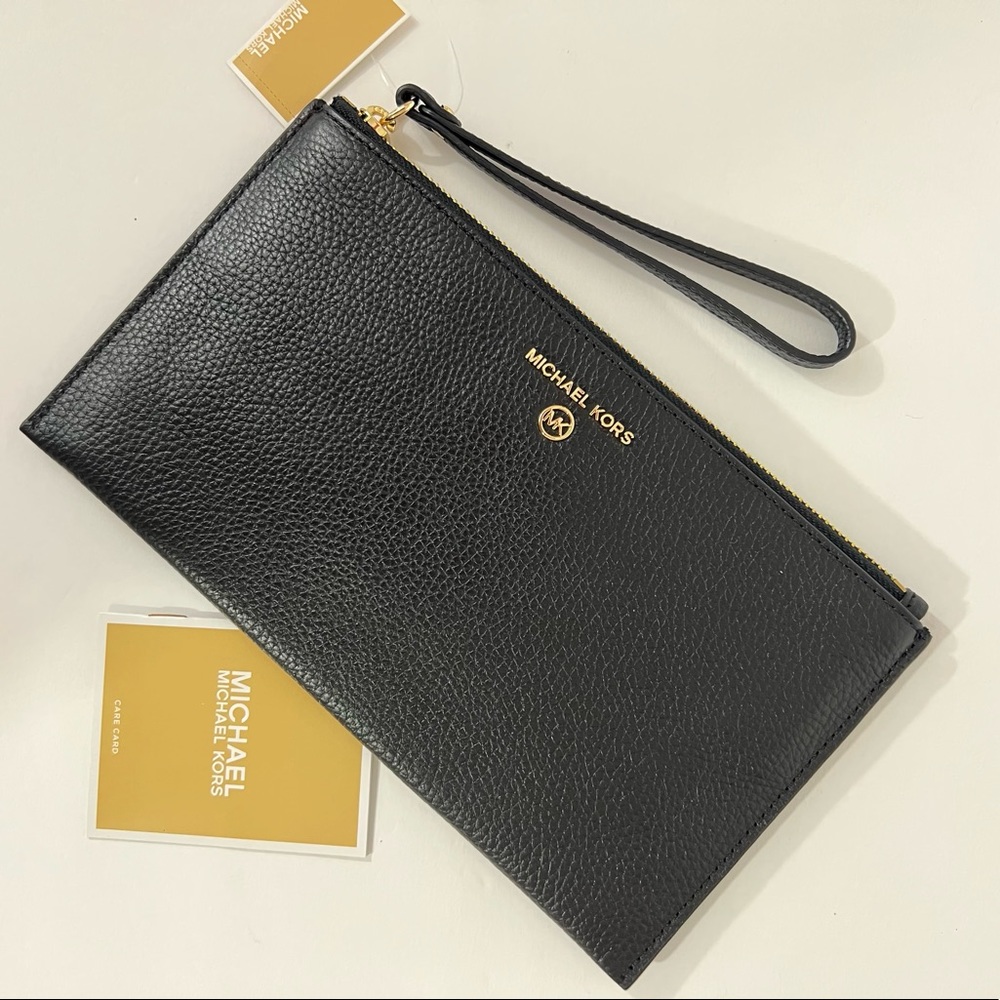 NWT MICHAEL KORS LARGE ZIP CHARM CLUTCH WRISTLET - Picture 1 of 10